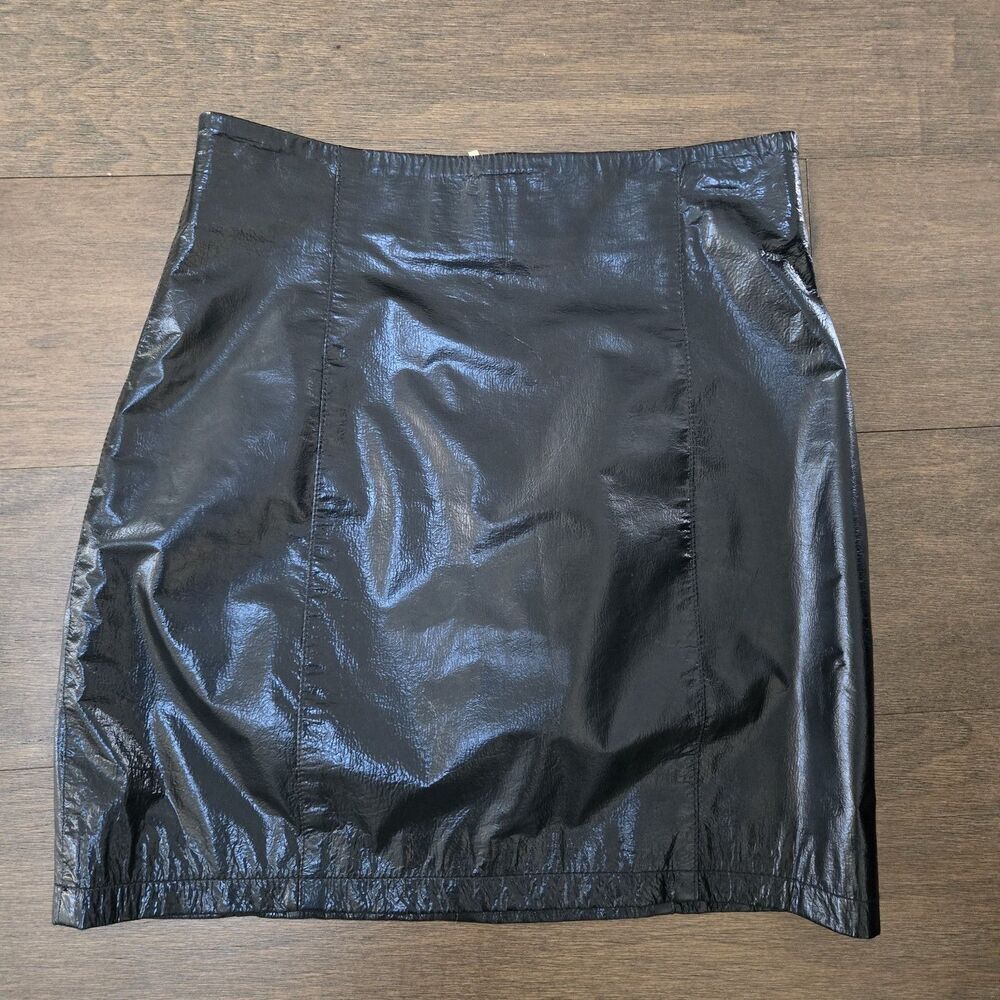 Blumarine Bovine Leather Mini Skirt Womens size 6 US 42 EU Black New